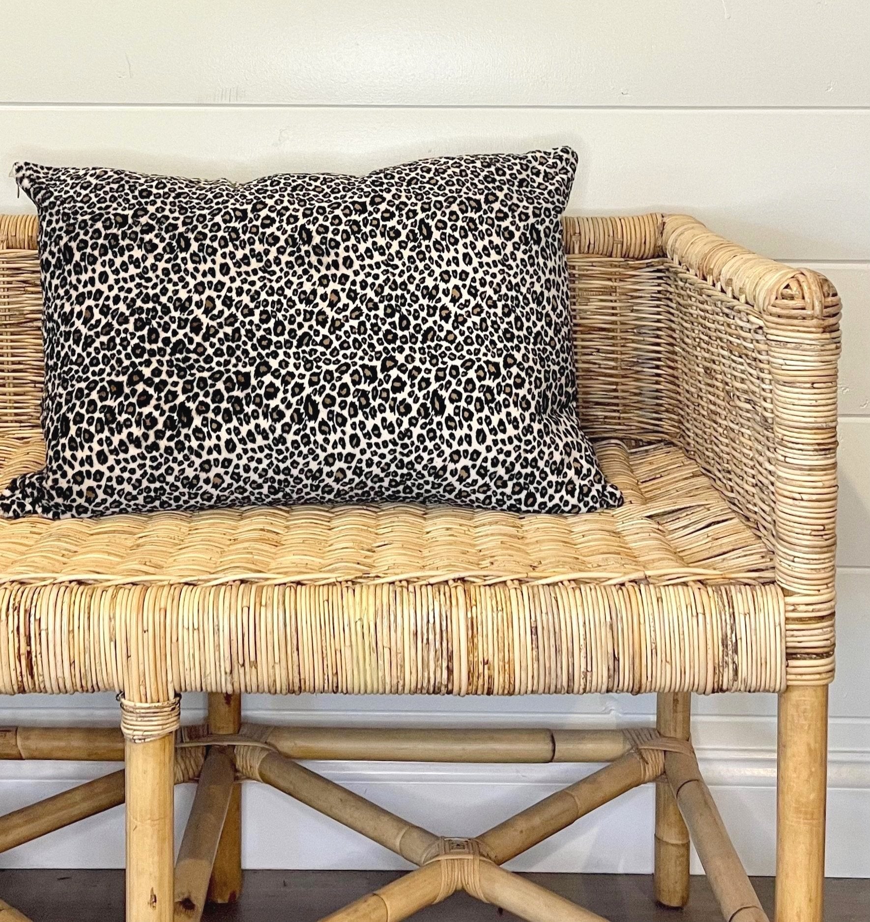 Classic Leopard - Lumbar Pillow Cover